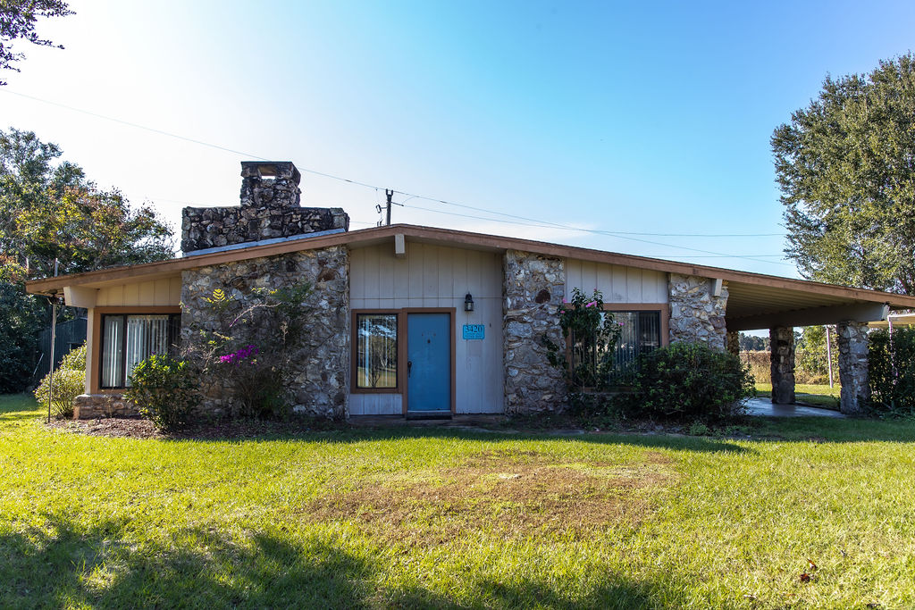 exterior photo of building at Pine Lake Retreat